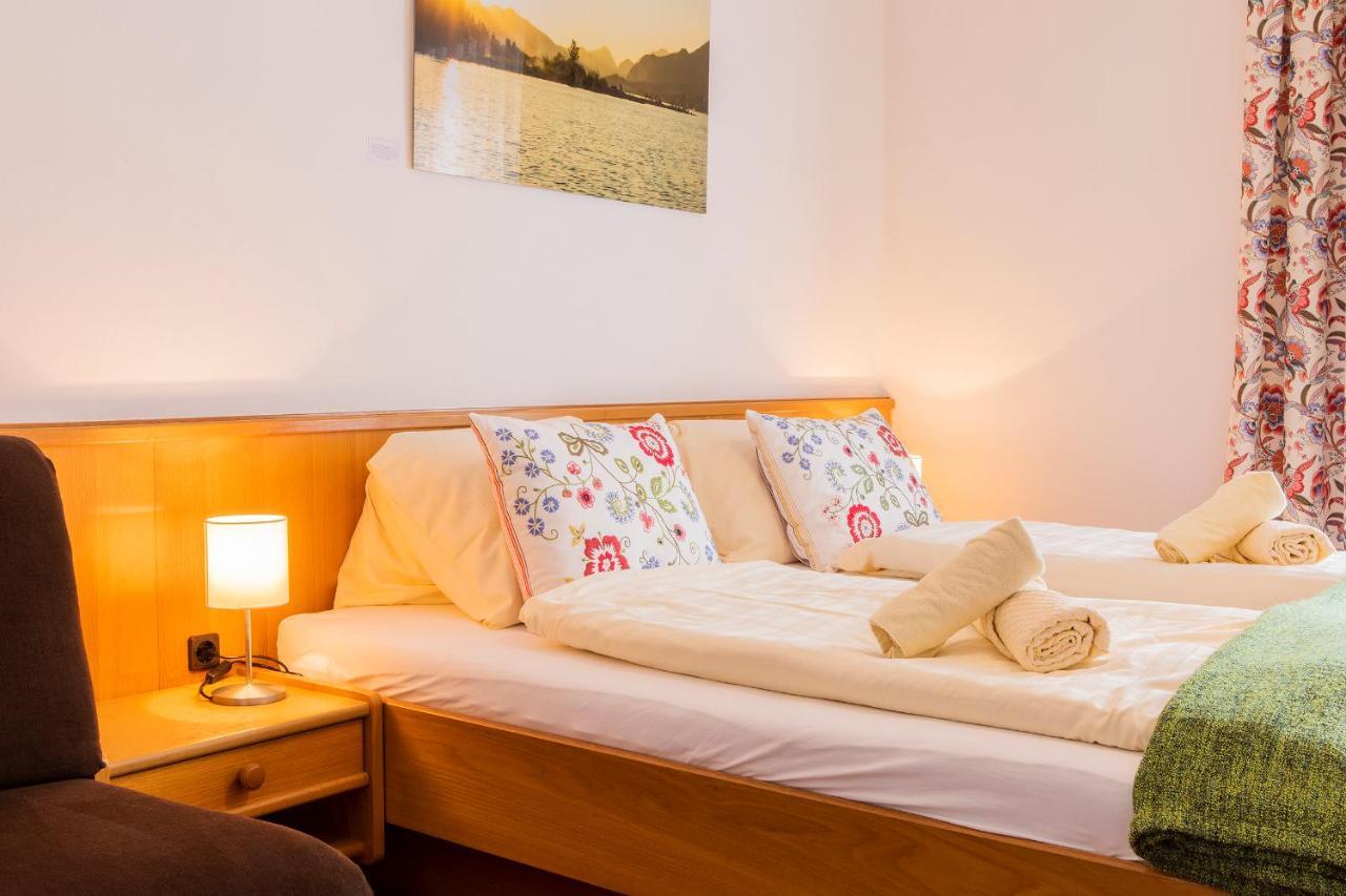 Hotel Garni Weberhausl ストローブル エクステリア 写真